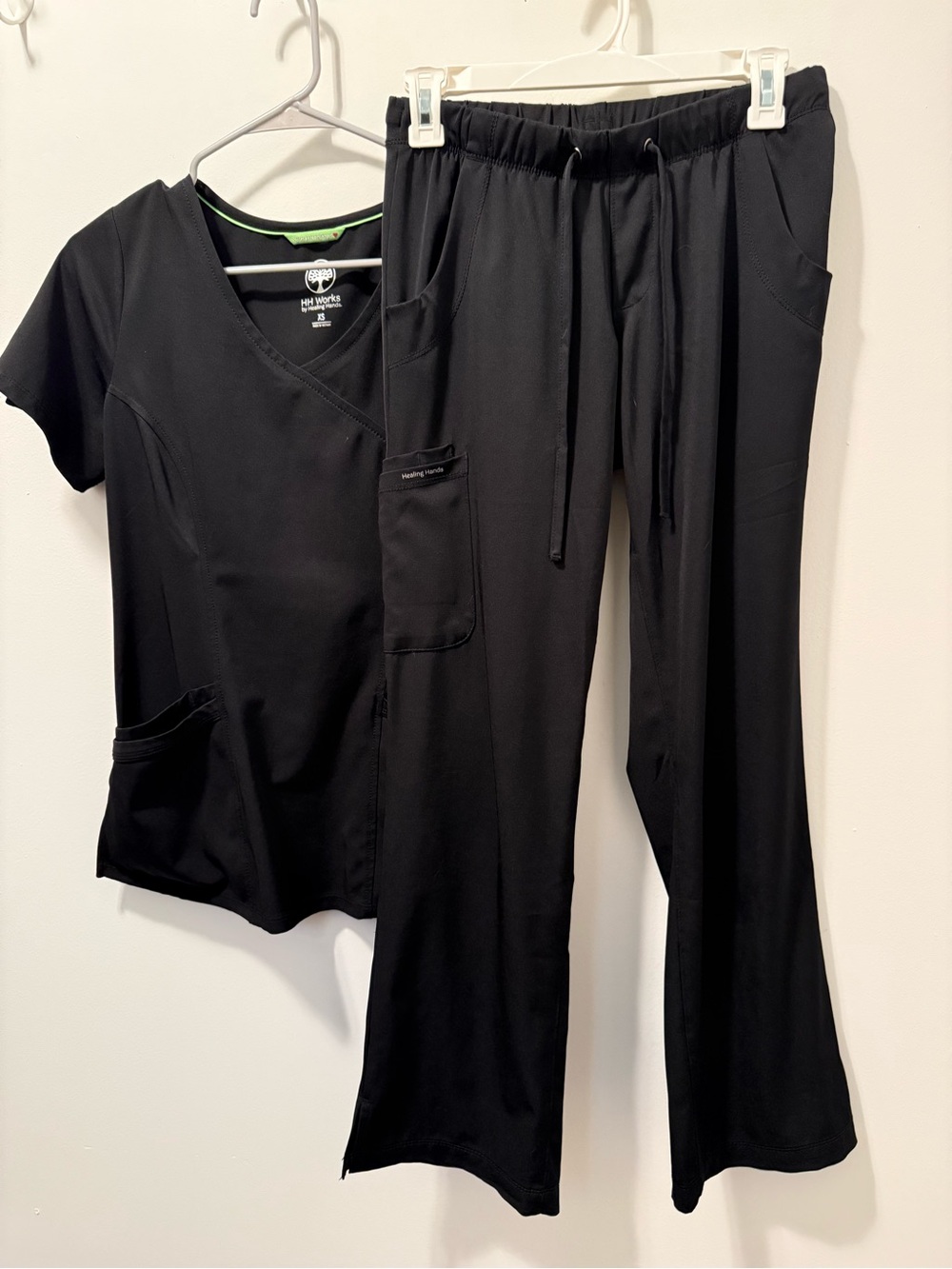 Healing Hands Black V-Neck Scrub Top and Pants Set